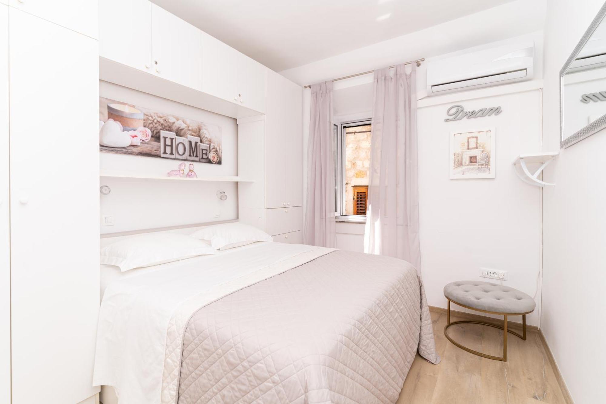 Cameleon Apartment