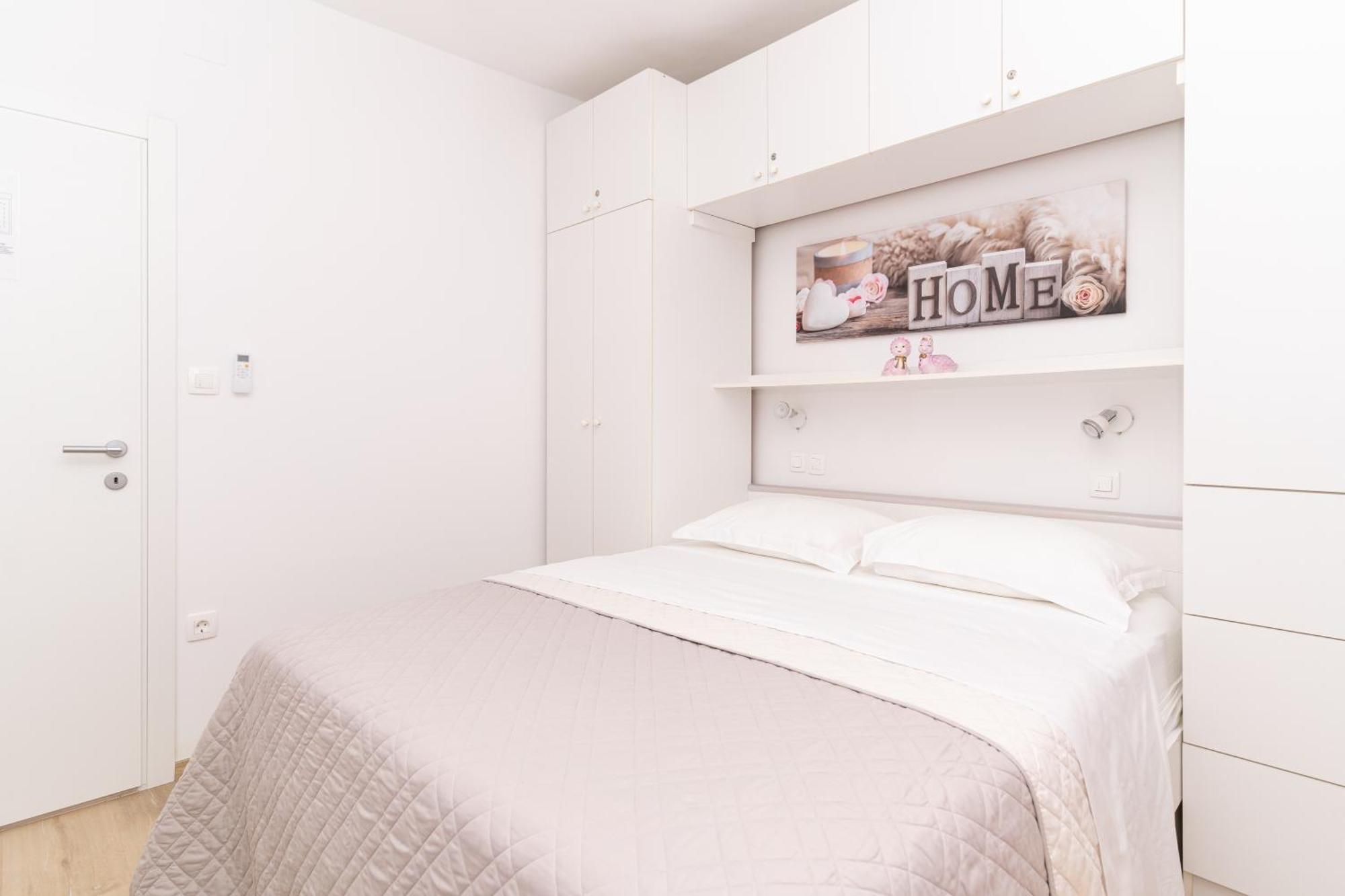 Cameleon Apartment